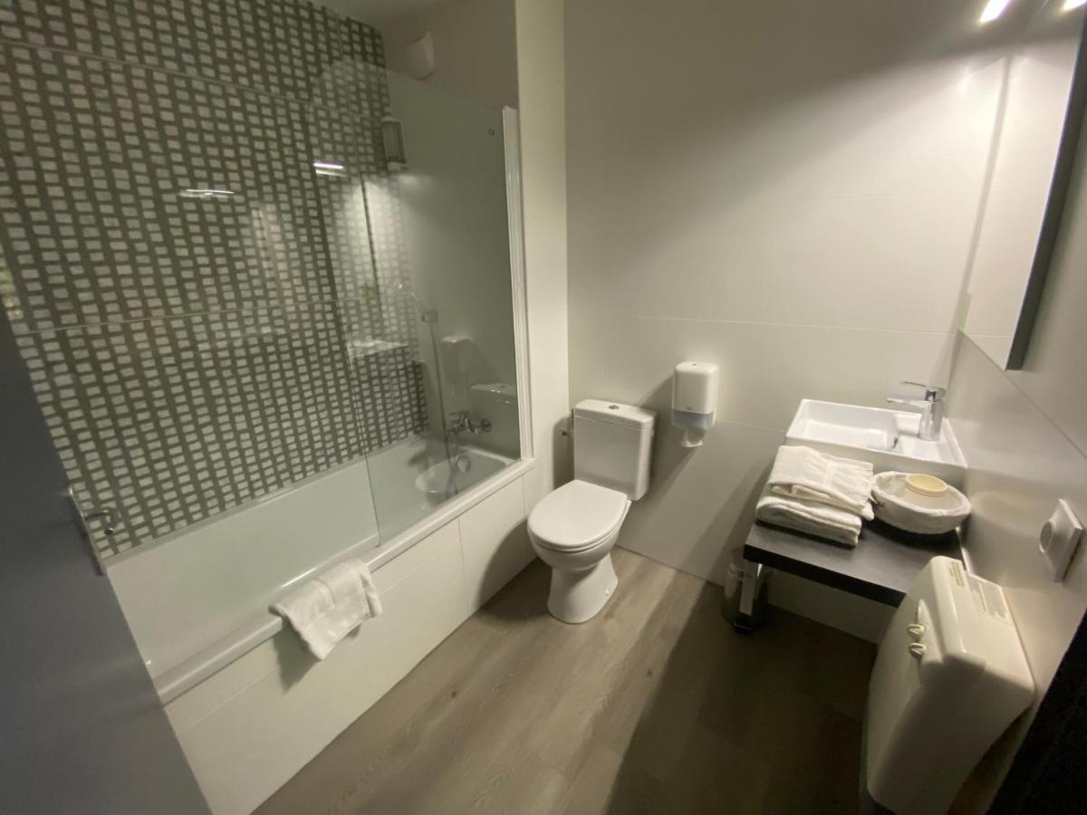 La Roseliere Hotel Saint-Quentin-Fallavier Ngoại thất bức ảnh