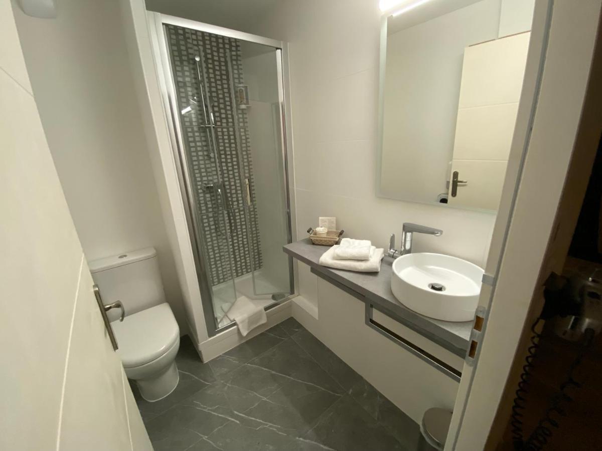 La Roseliere Hotel Saint-Quentin-Fallavier Ngoại thất bức ảnh